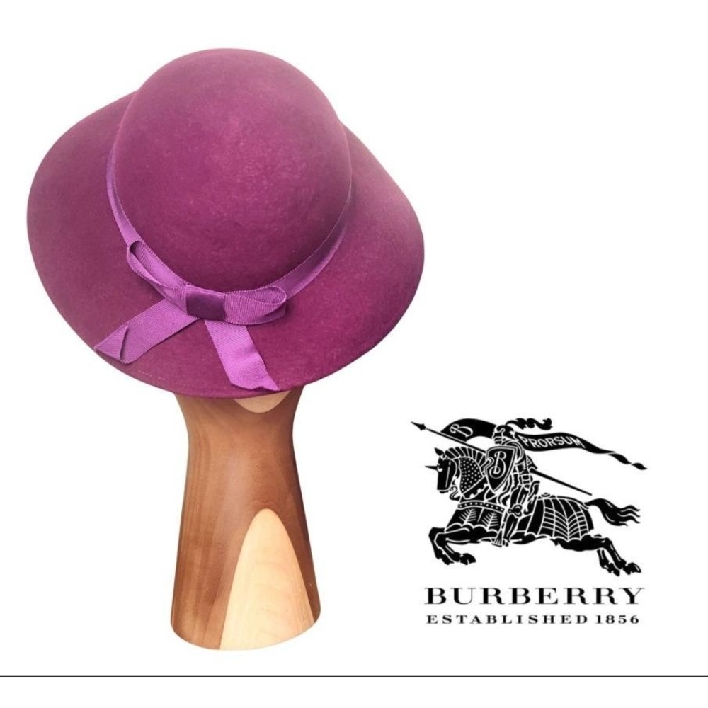 Vintage Burberrys Magenta Purple 100% Wool Felt Cloche Hat Made in England Box - Picture 2 of 9